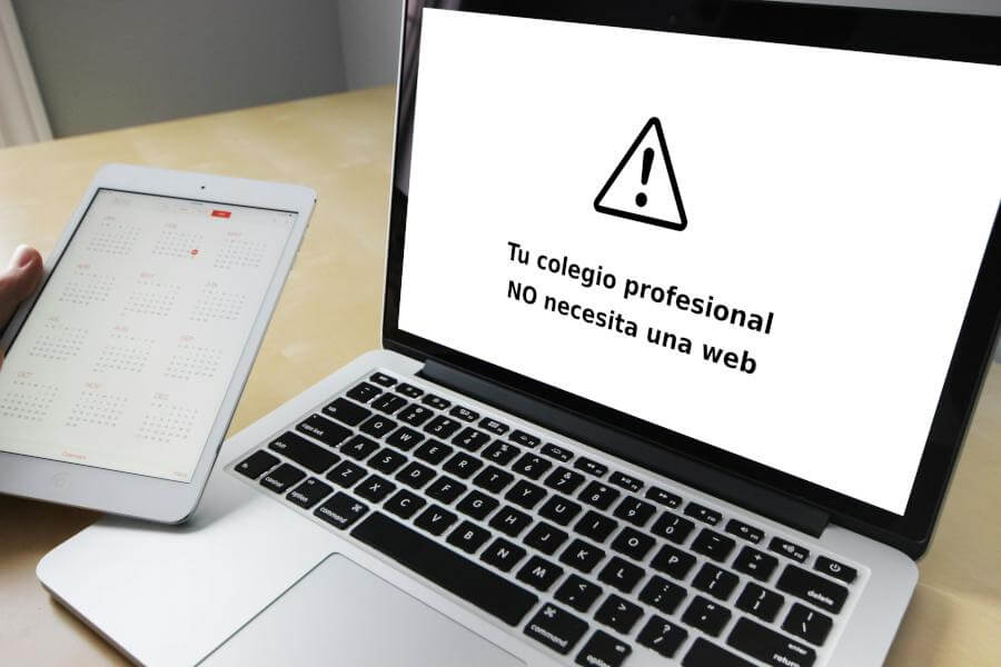 Un ordenador visitando una web con errores